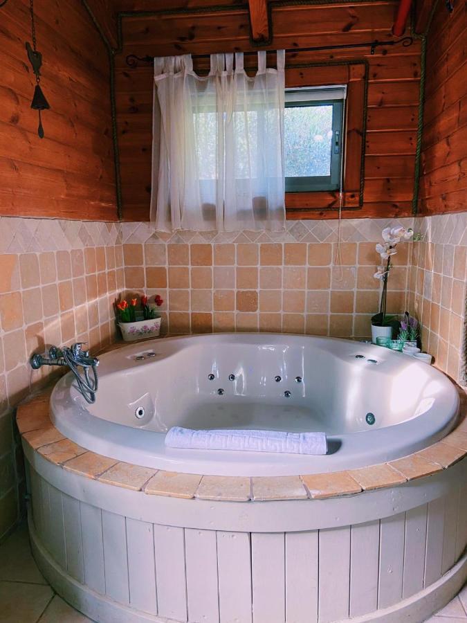 Julie'S Cabins Neot Golan Εξωτερικό φωτογραφία